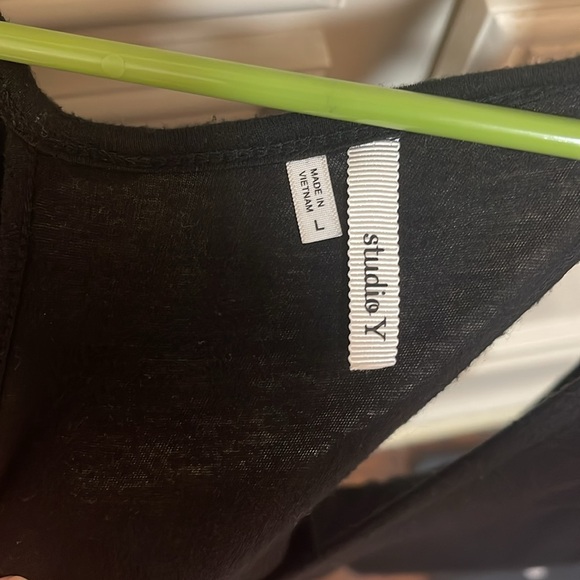 Black blouse with keyhole cut outs - Picture 3 of 4